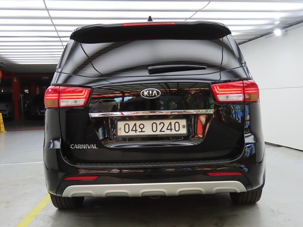 KIA Carnival - Vista 4