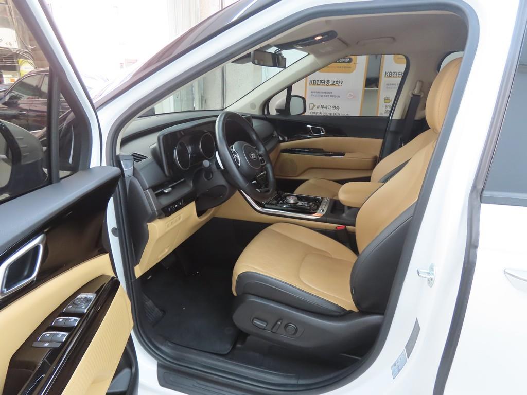 KIA Carnival - Vista 5
