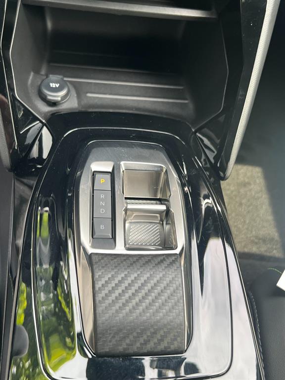 Peugeot 208 - Vista 11
