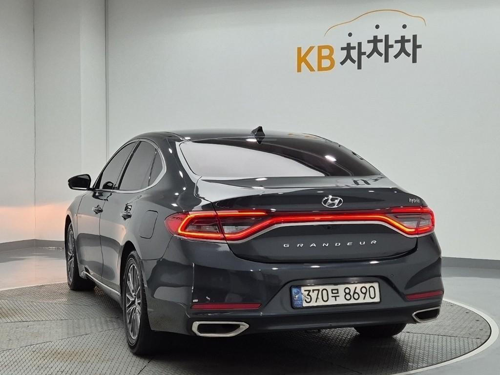 HYUNDAI Grandeur - Vista 2