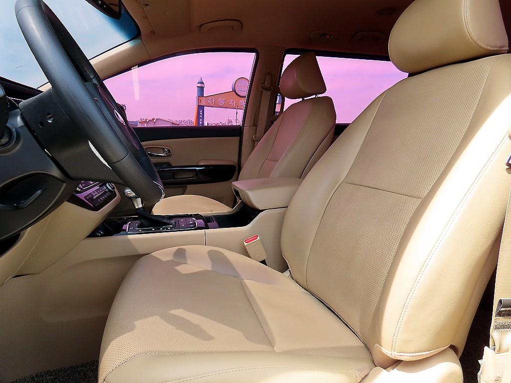 KIA Carnival - Vista 5