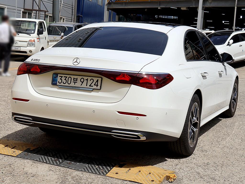 Mercedes Benz E class - Vista 7