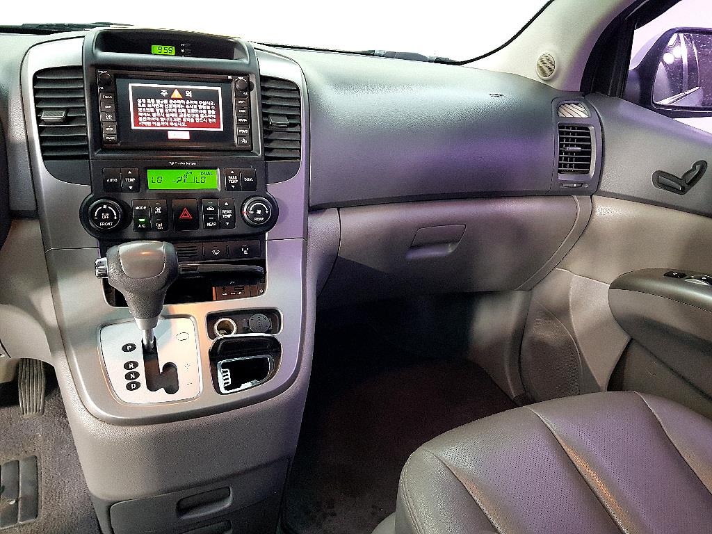 KIA Carnival - Vista 10