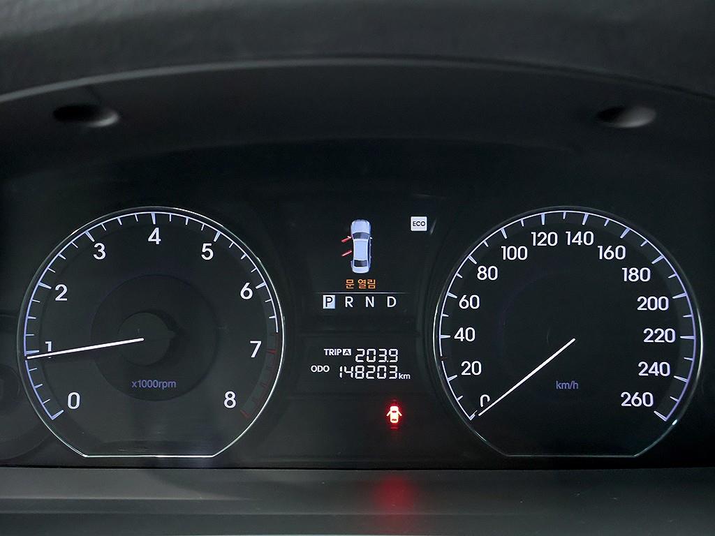 HYUNDAI Equus - Vista 11