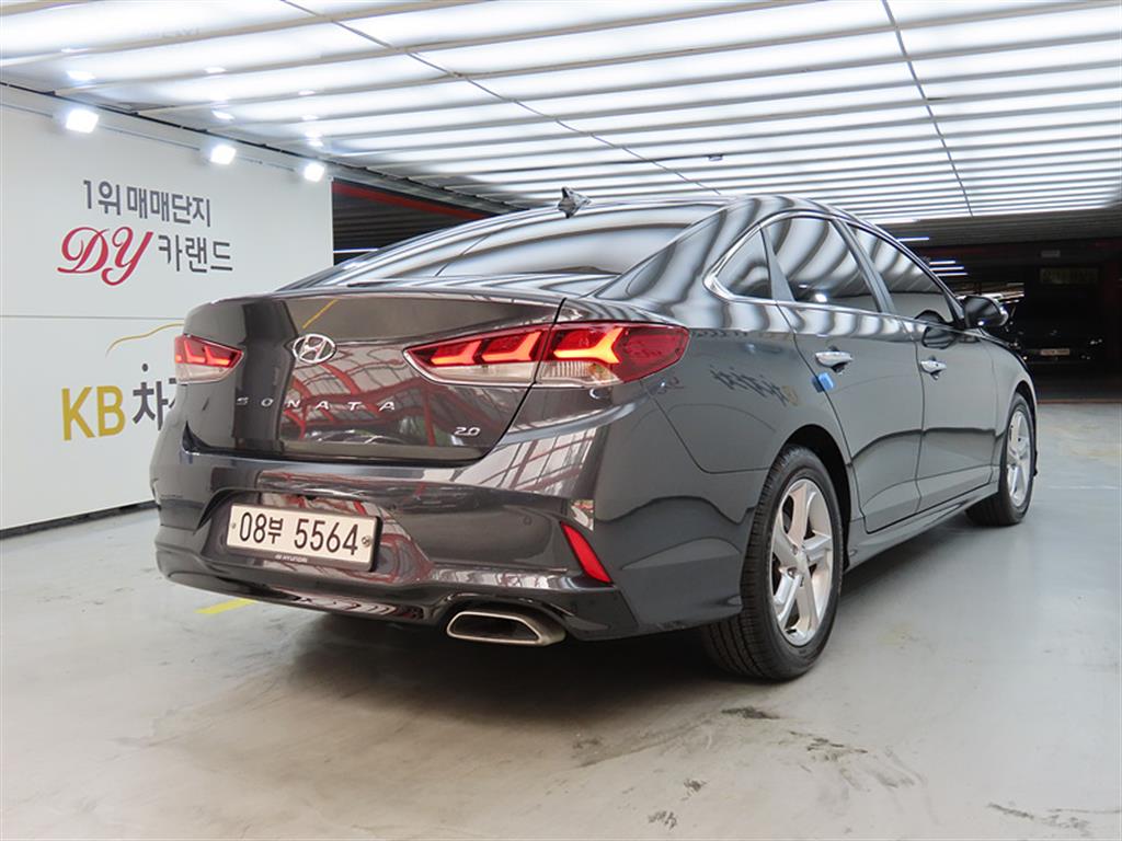 HYUNDAI Sonata - Vista 4