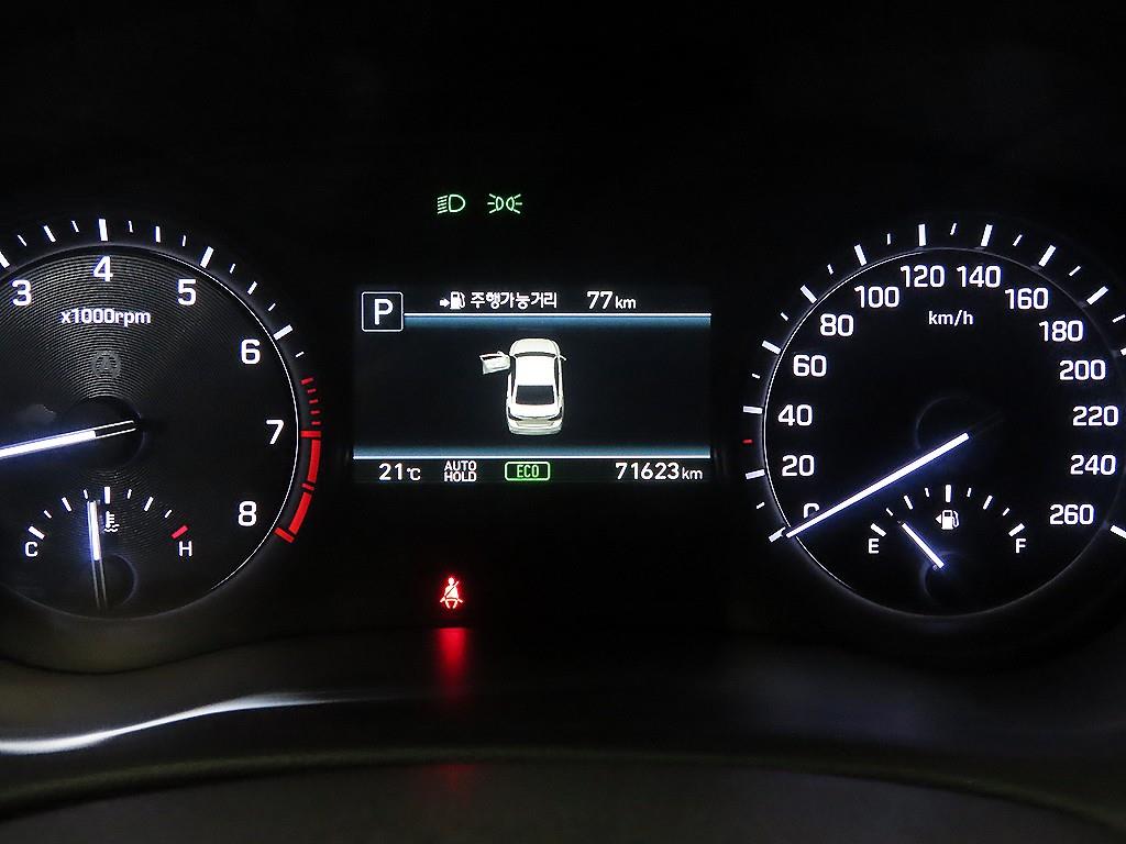 Genesis G80 - Vista 9