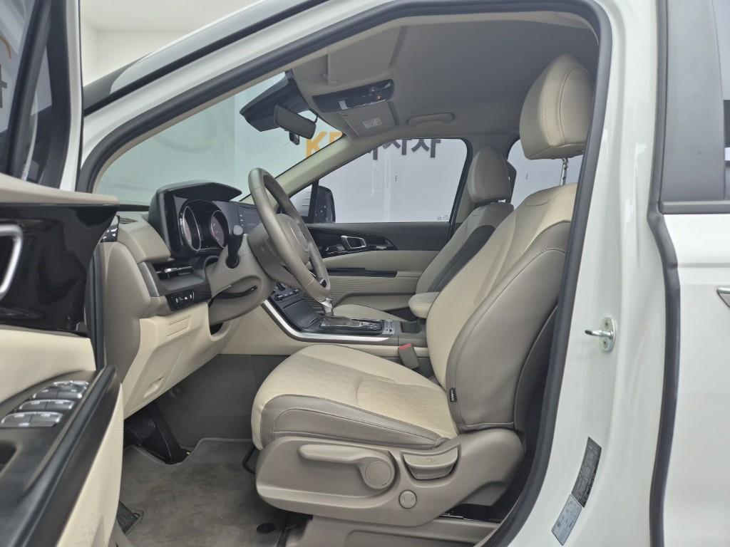 KIA Carnival - Vista 11