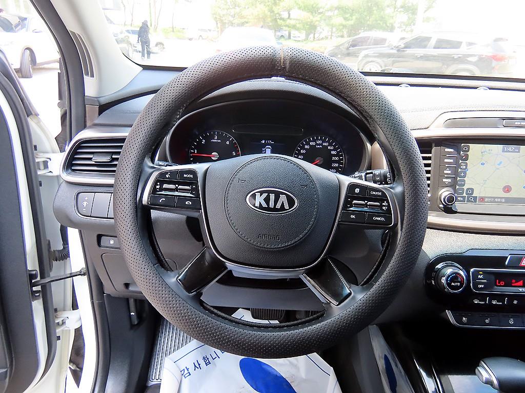 KIA Sorento - Vista 8