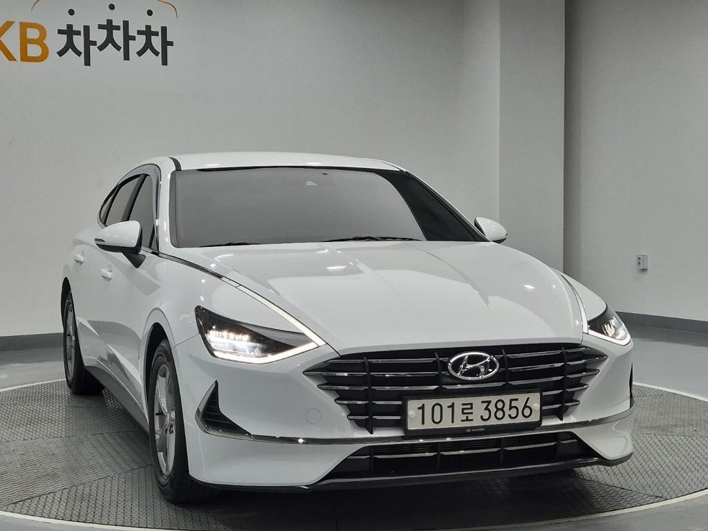 HYUNDAI Sonata - Vista 4
