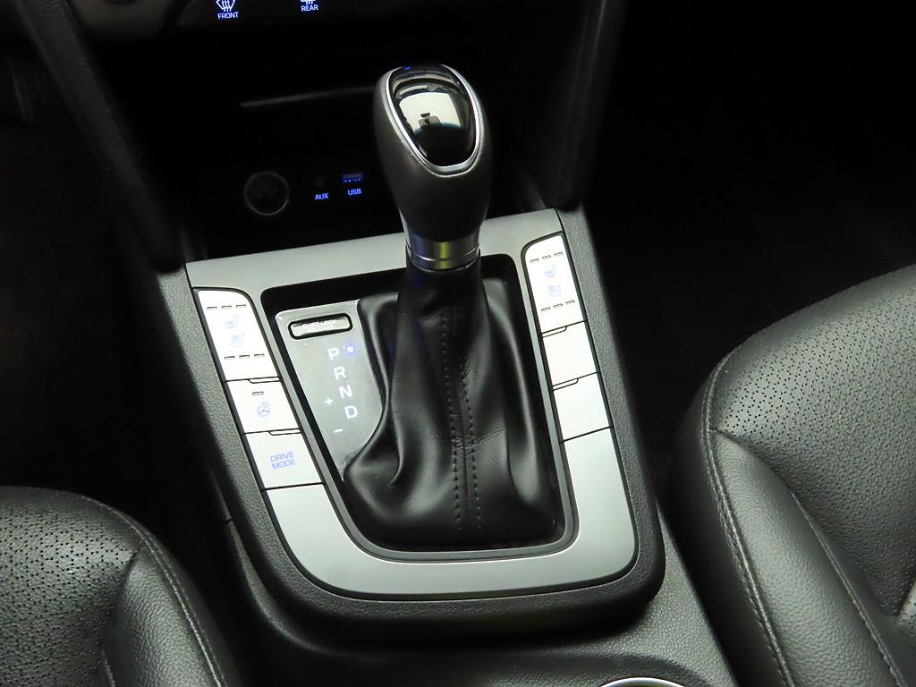 HYUNDAI Avante - Vista 10