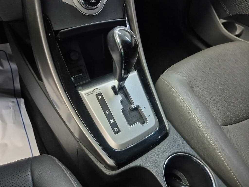 HYUNDAI Avante - Vista 8