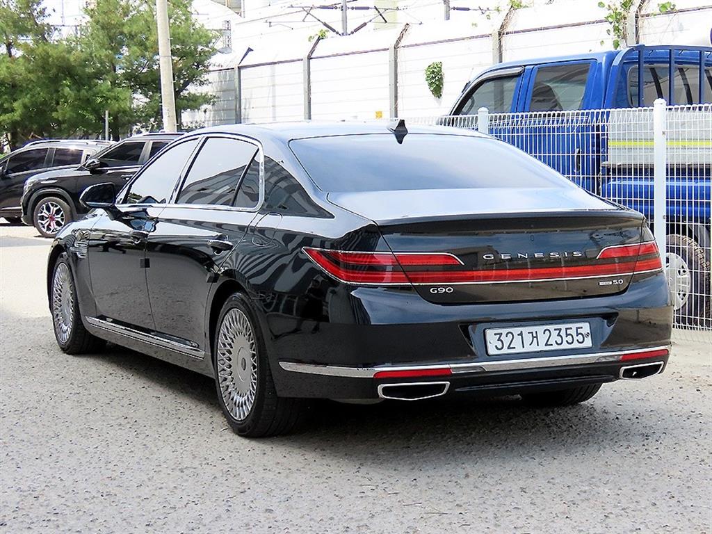 Genesis G90 - Vista 3