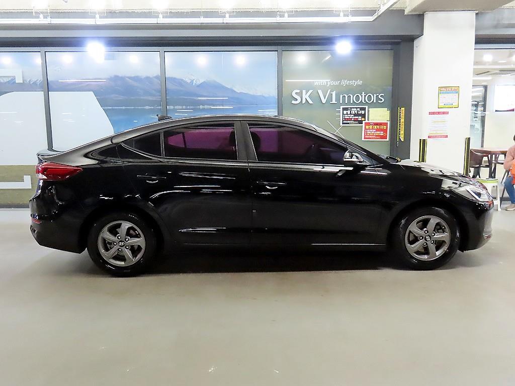 HYUNDAI Avante - Vista 3