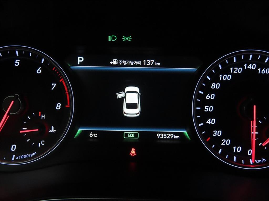 Genesis G70 - Vista 9