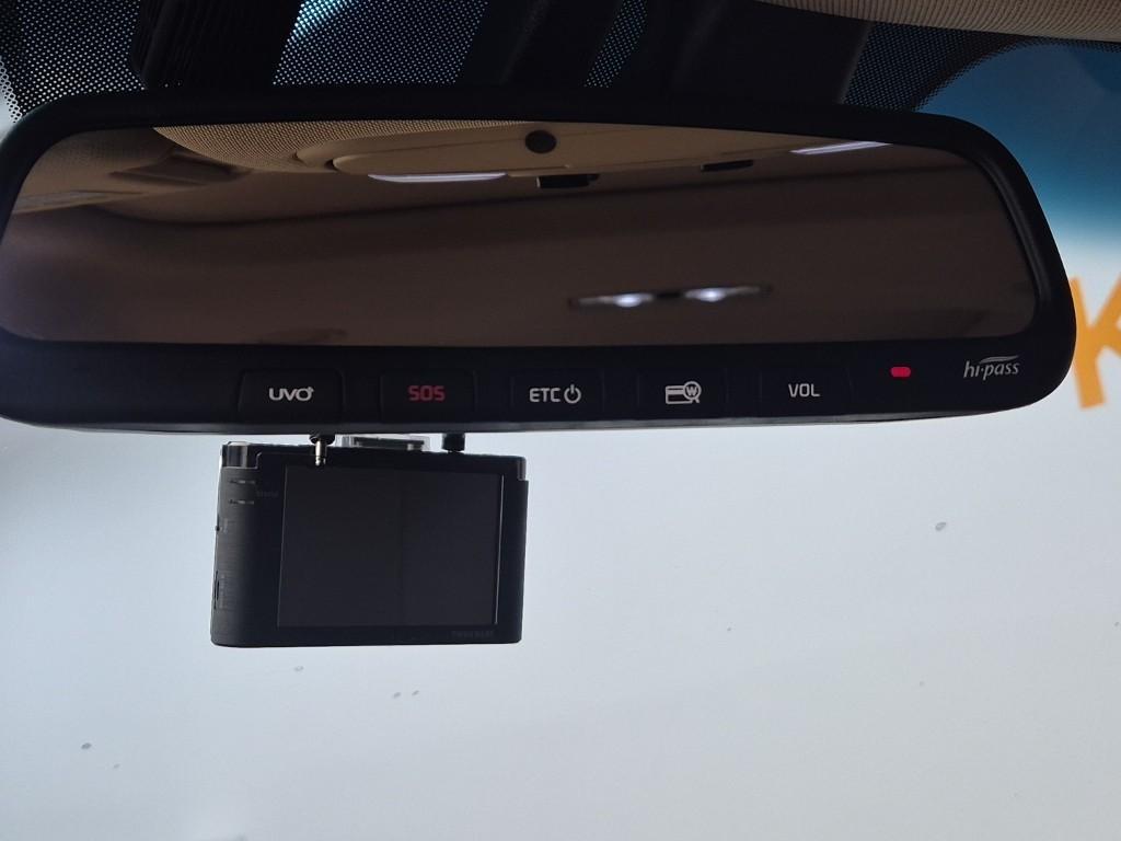 KIA Carnival - Vista 7