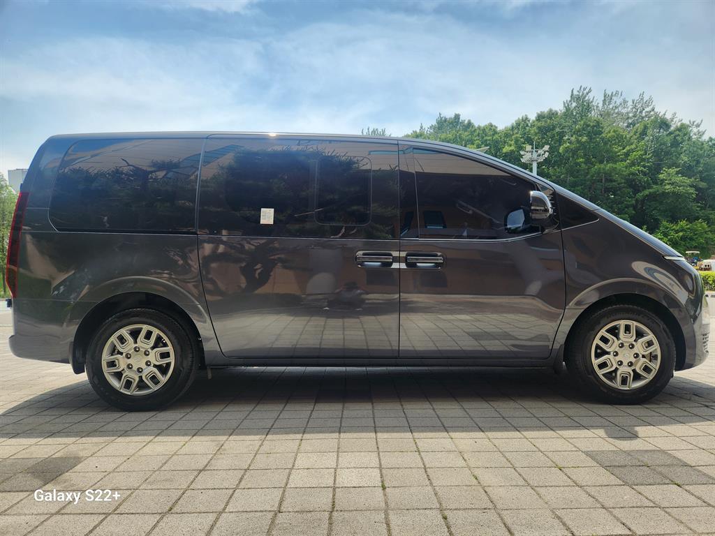 HYUNDAI Staria - Vista 5