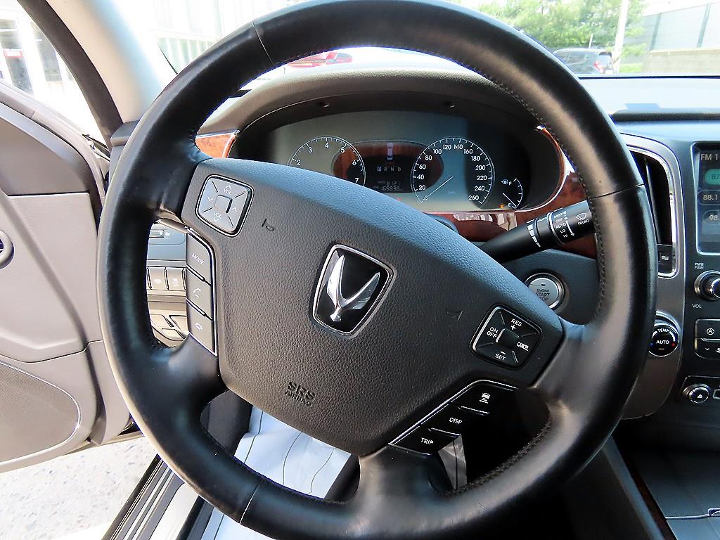 HYUNDAI Equus - Vista 8