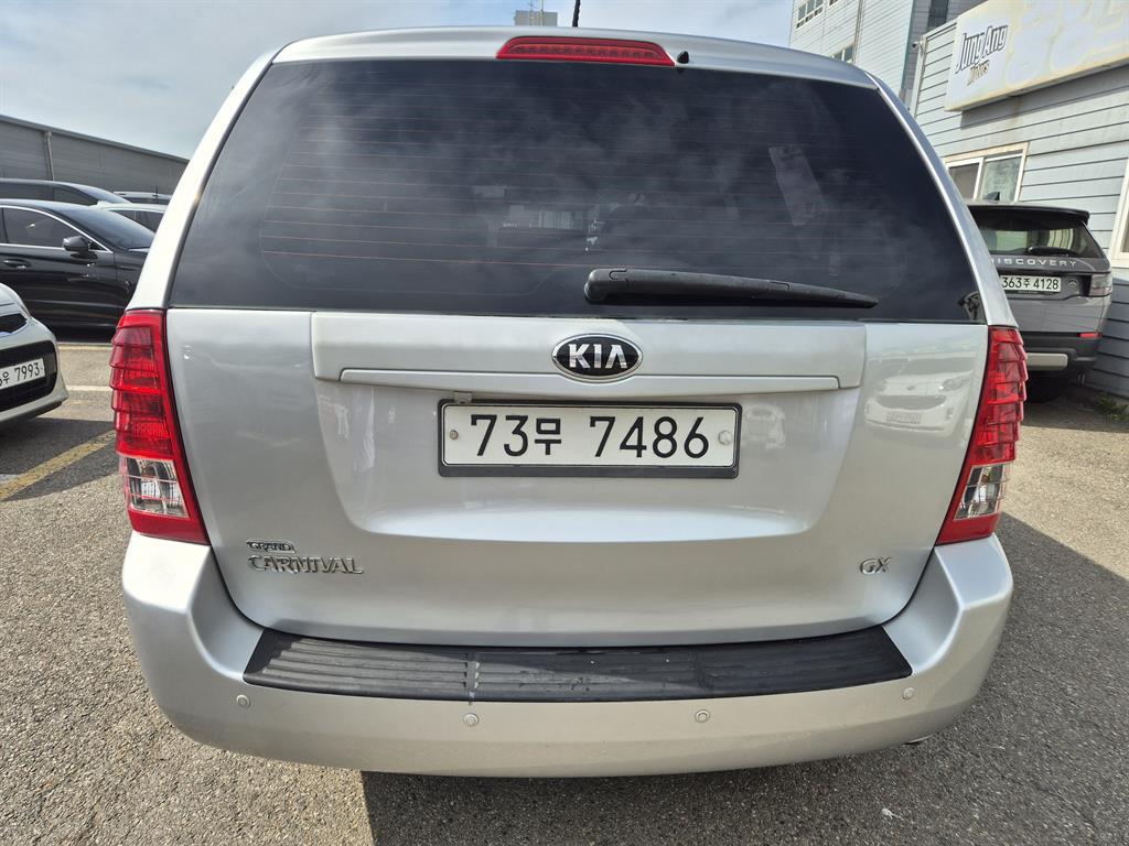 KIA Carnival - Vista 2