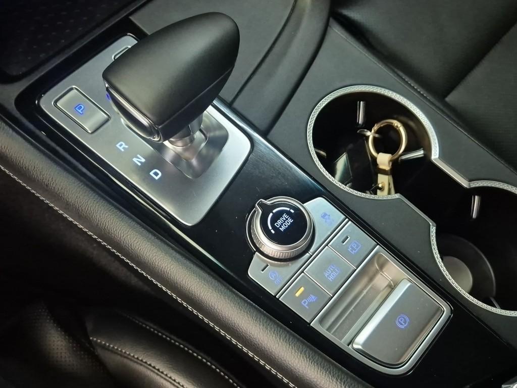Genesis G70 - Vista 8