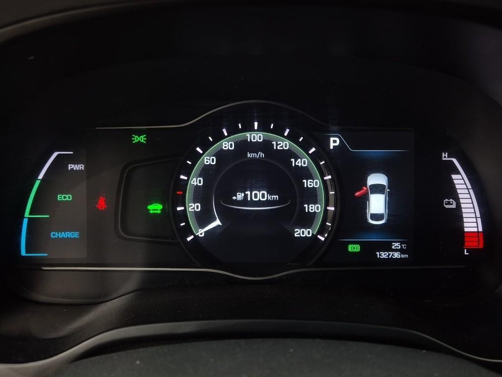 HYUNDAI Ioniq - Vista 6