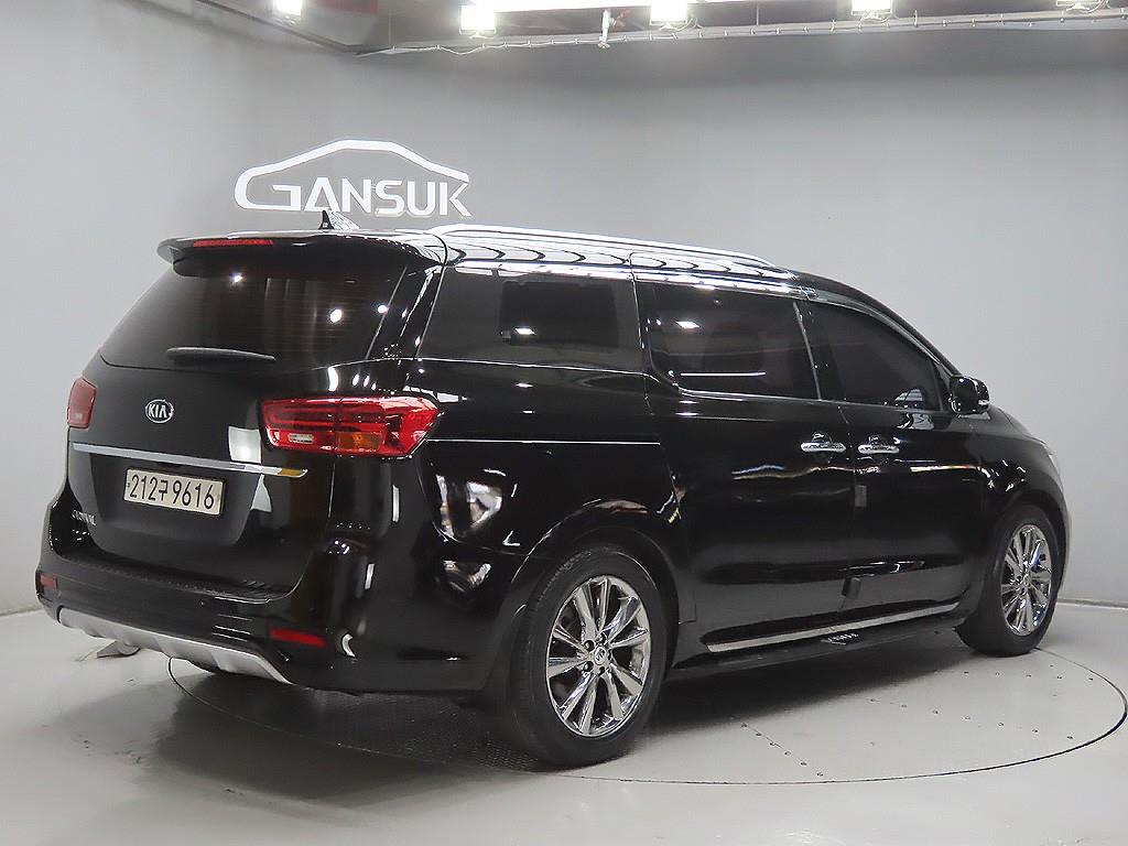 KIA Carnival - Vista 7