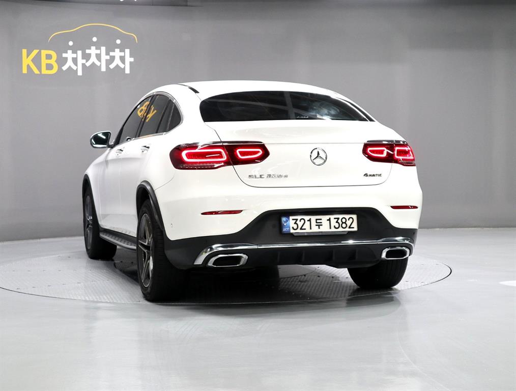 Mercedes Benz GLC Class - Vista 4