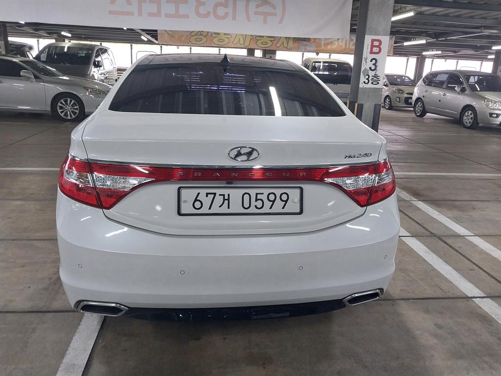 HYUNDAI Grandeur - Vista 3