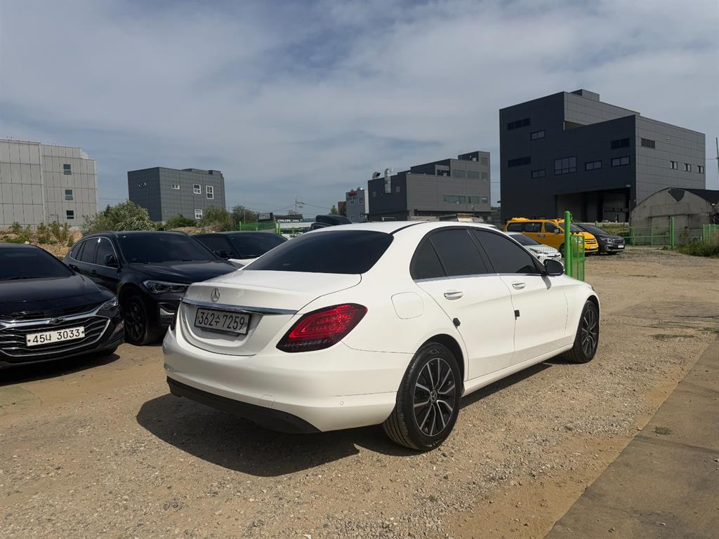 Mercedes Benz C Class - Vista 4