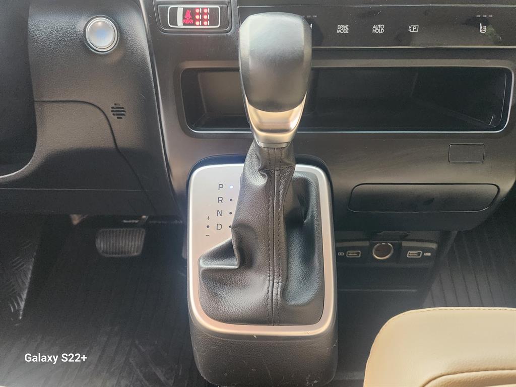 HYUNDAI Staria - Vista 11