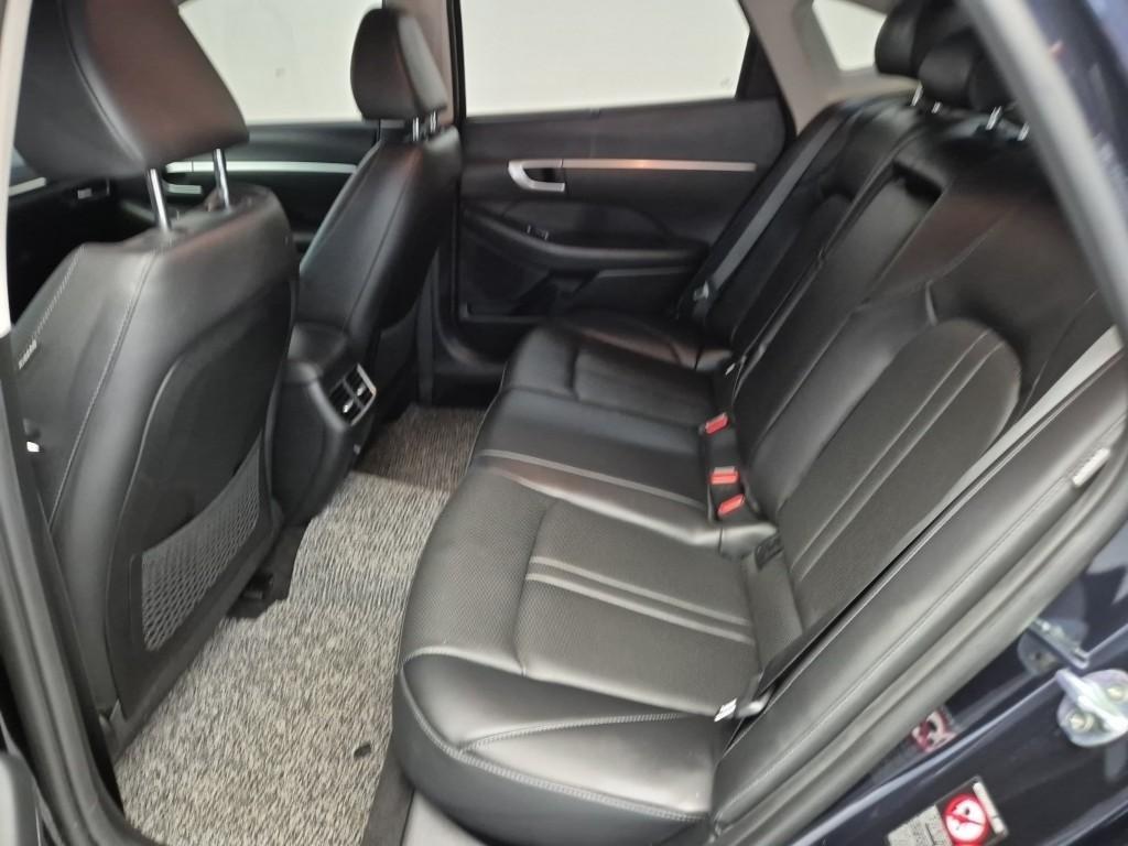 HYUNDAI Sonata - Vista 12