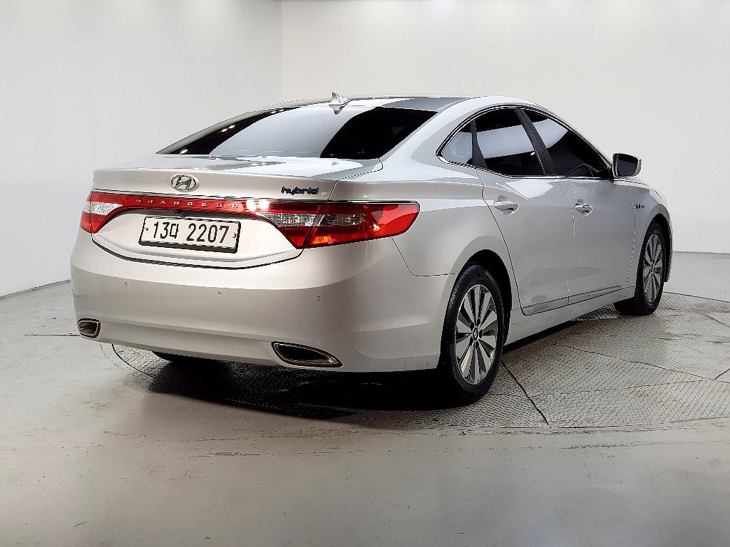 HYUNDAI Grandeur - Vista 4