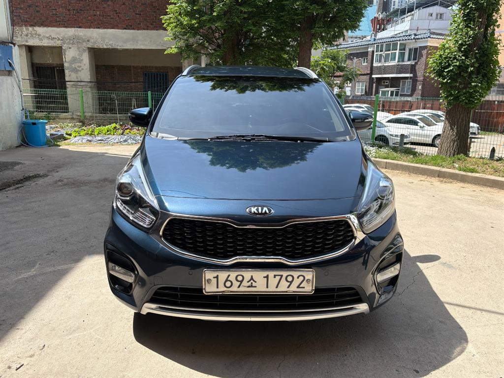 KIA Carens - Vista 3