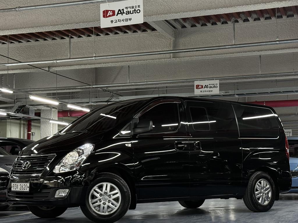 HYUNDAI Starex 2018 Negro - Importación desde Corea - HF Imports Iquique - Foto 1