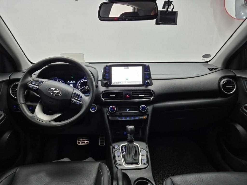 HYUNDAI Kona - Vista 7