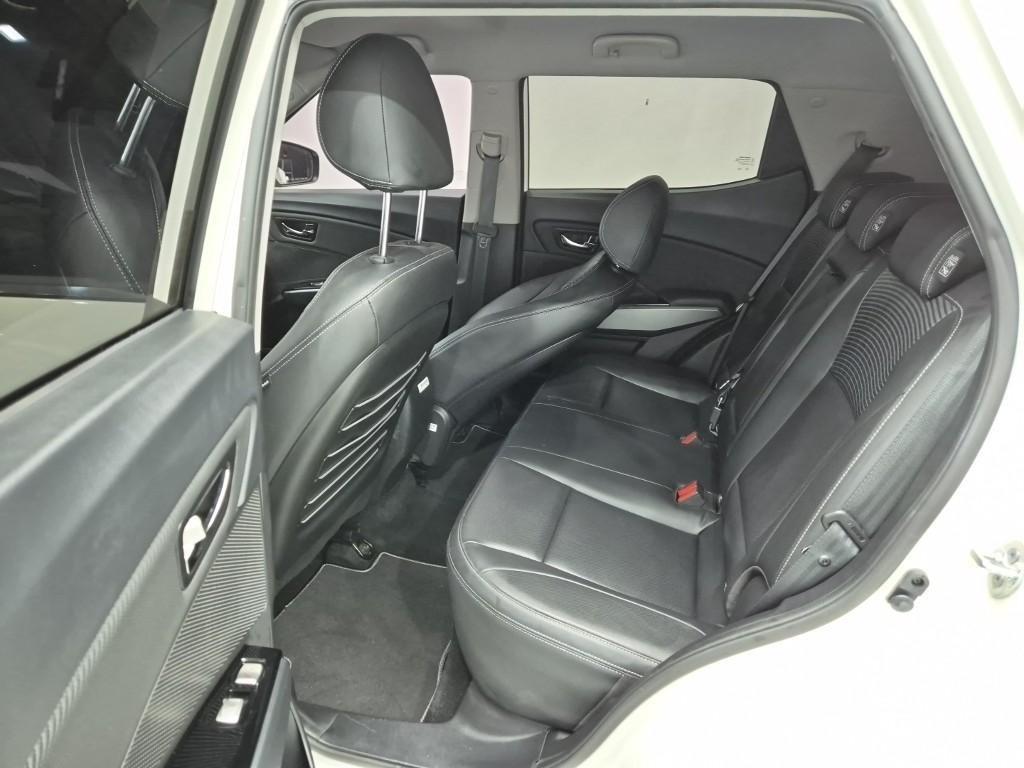 Ssangyong Tivoli - Vista 8