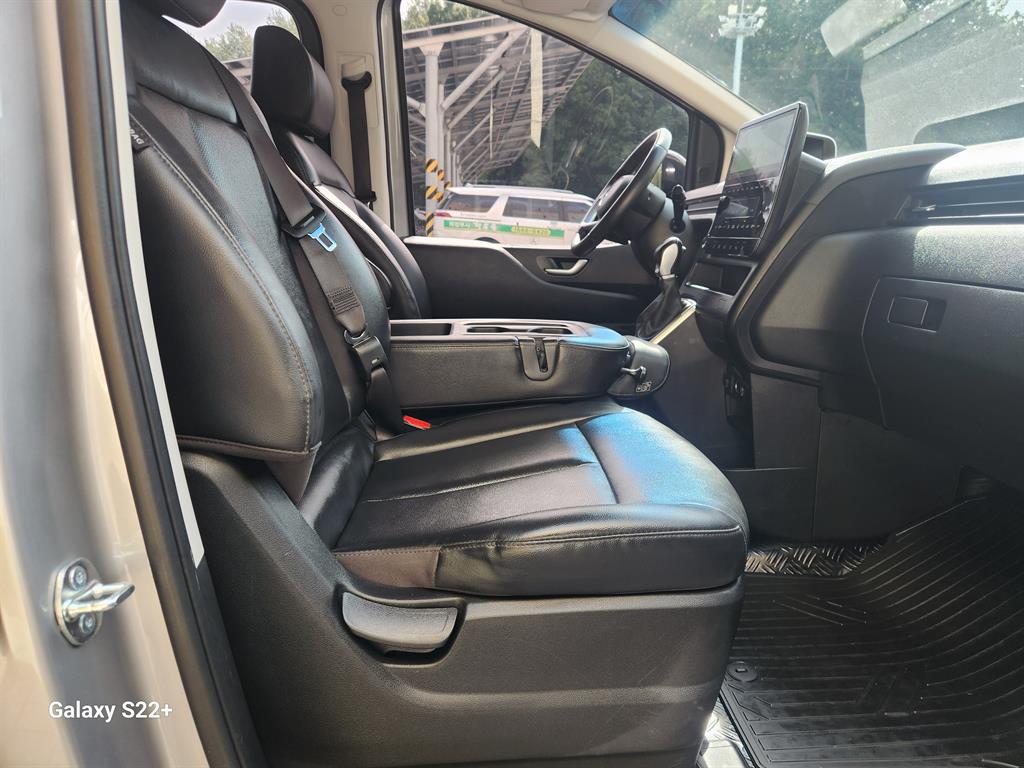 HYUNDAI Staria - Vista 9