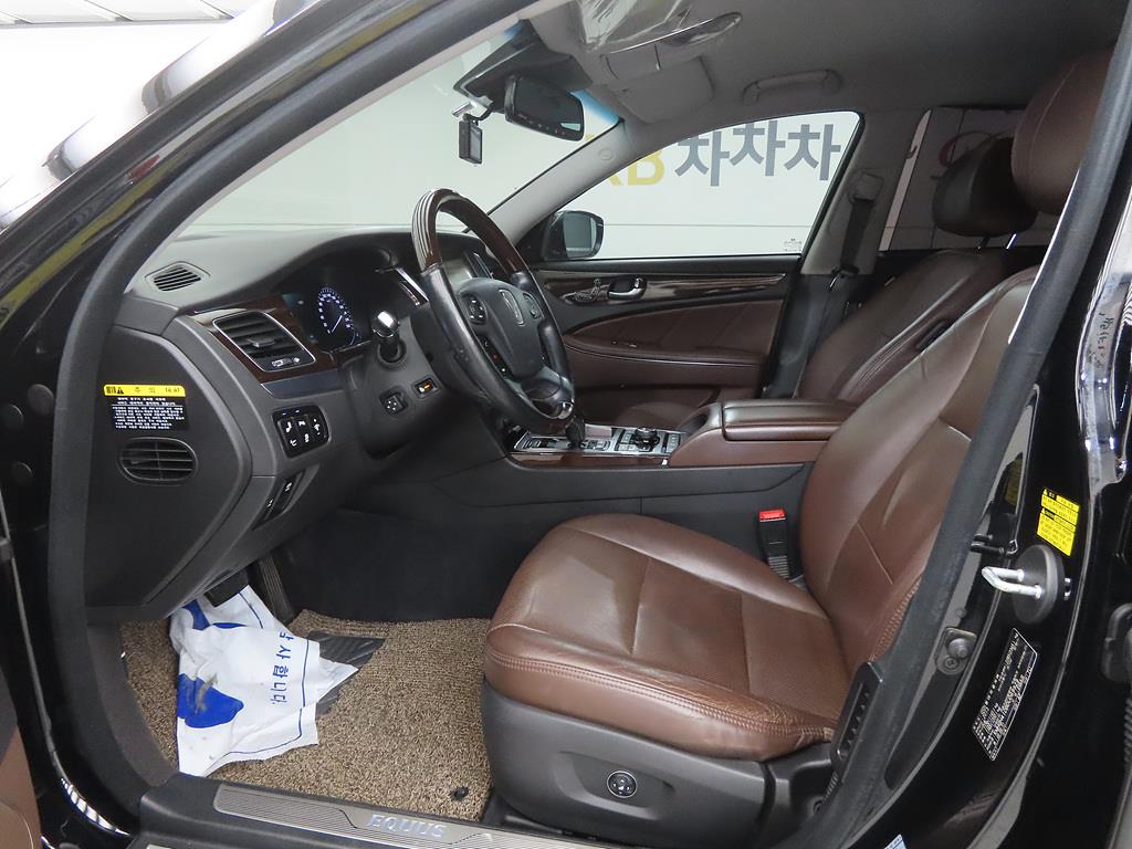 HYUNDAI Equus - Vista 5