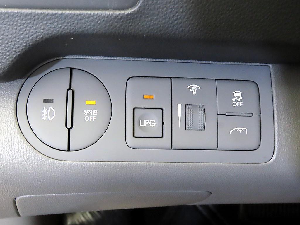 HYUNDAI Starex 2019 Amarillo - Importación desde Corea - HF Imports Iquique - Foto 13