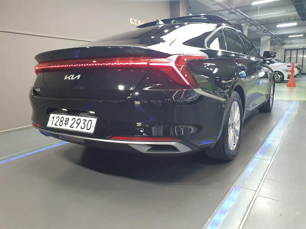 KIA K8 - Vista 5