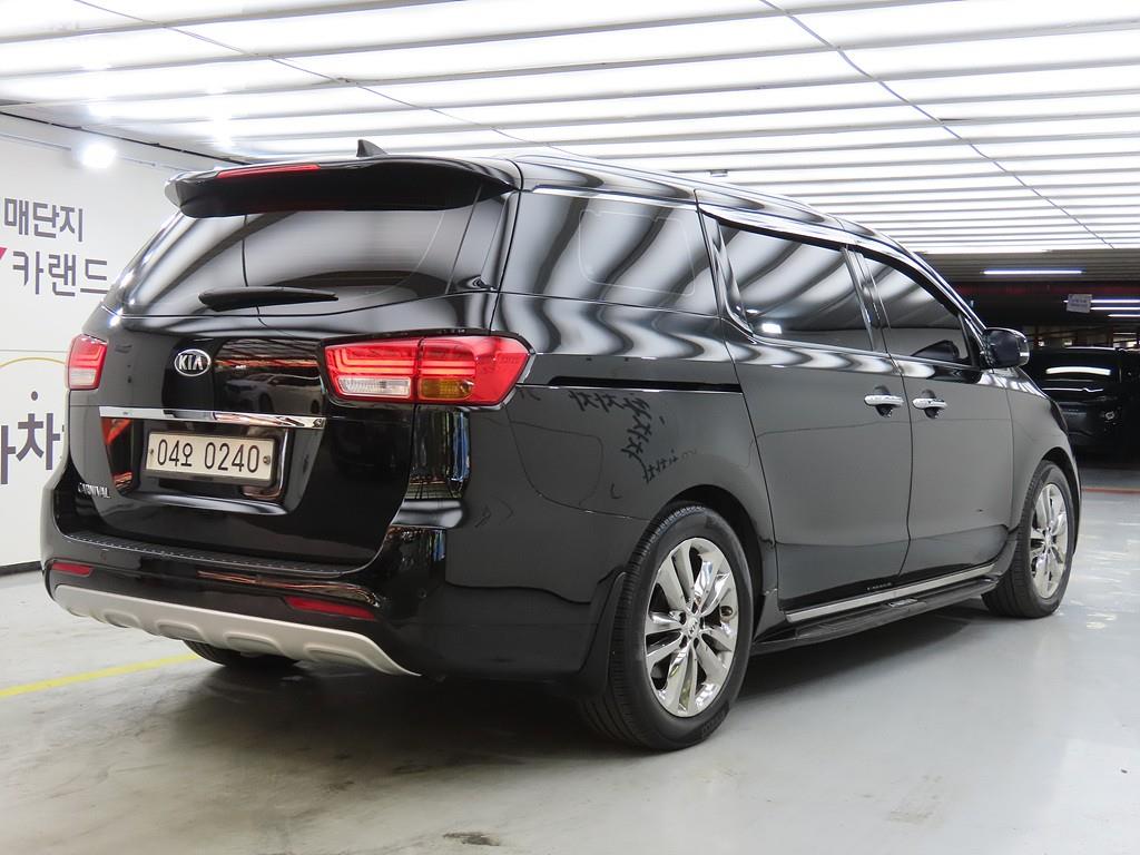 KIA Carnival - Vista 3