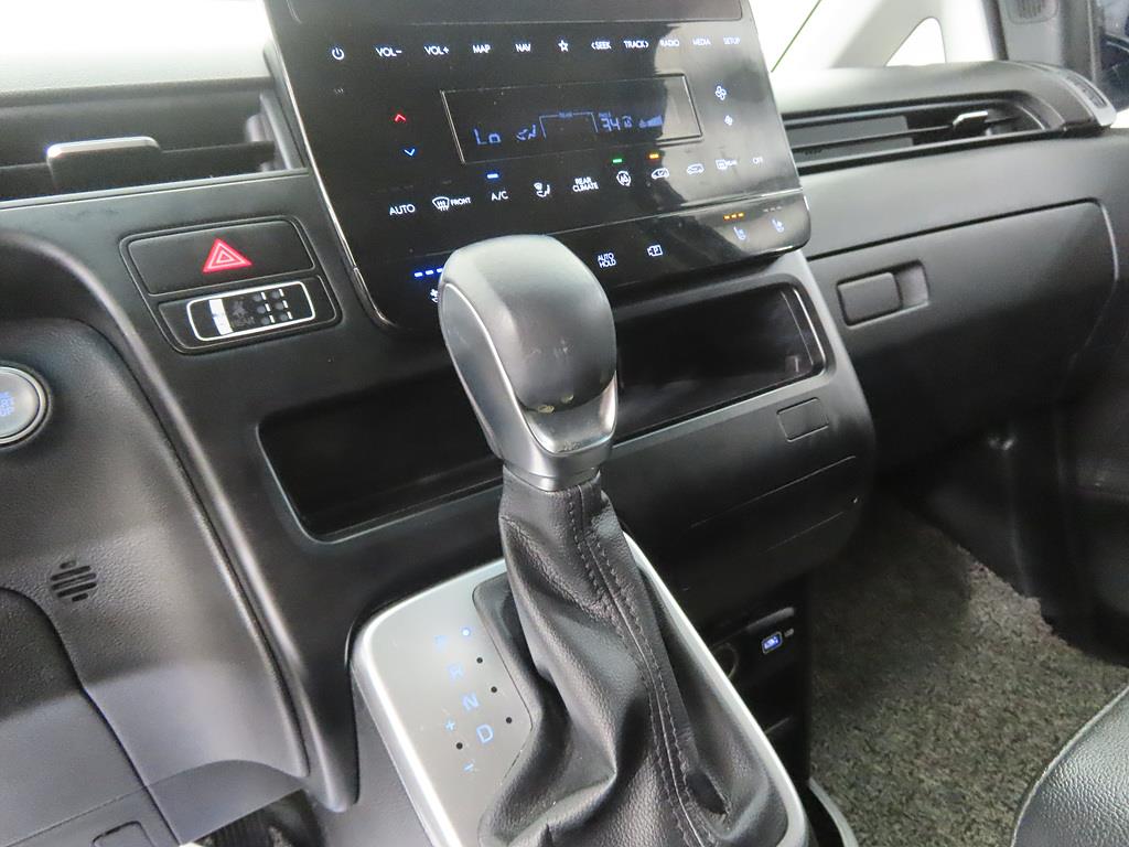 HYUNDAI Staria - Vista 11