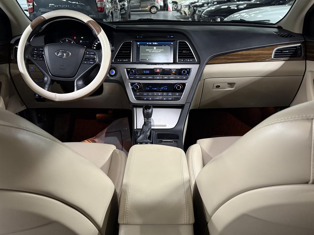 HYUNDAI Sonata - Vista 8