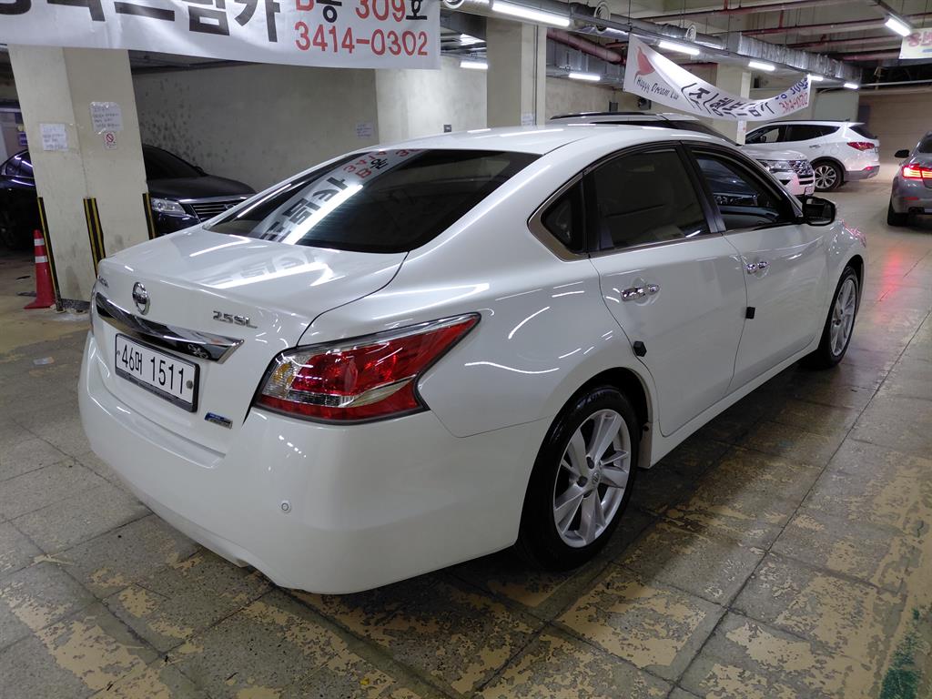Nissan Altima - Vista 6