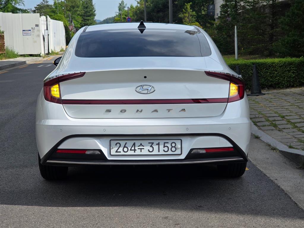 HYUNDAI Sonata - Vista 4