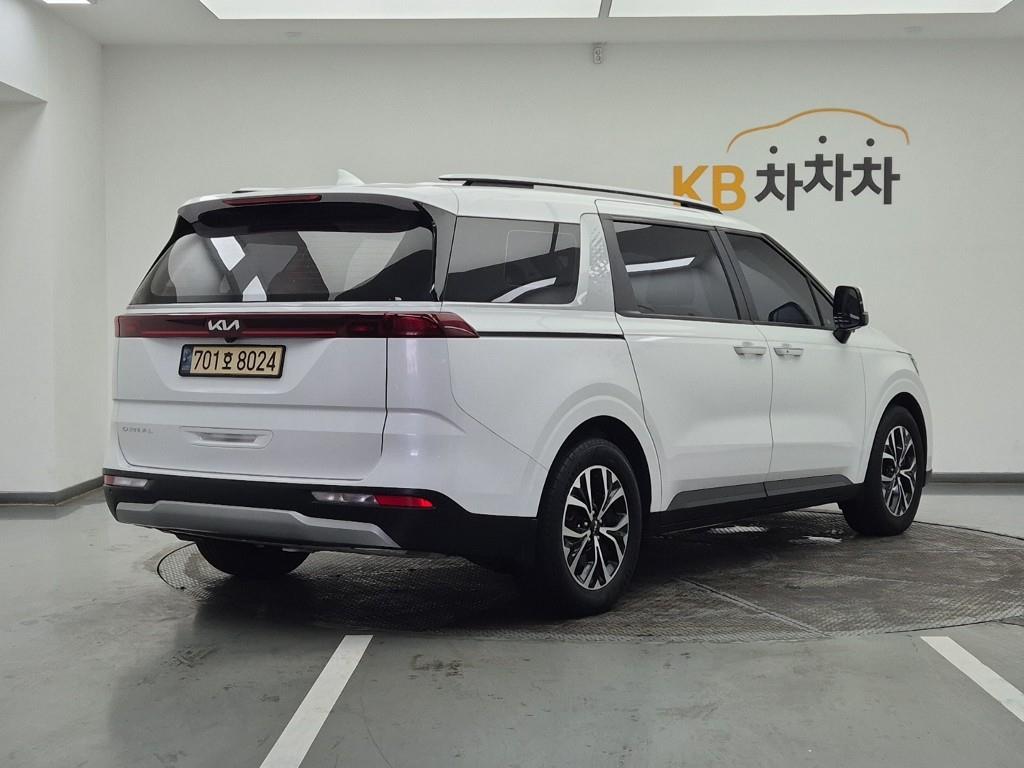 KIA Carnival - Vista 4