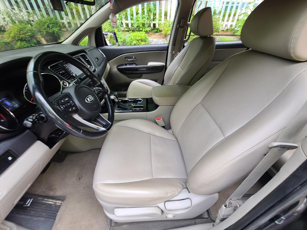 KIA Carnival - Vista 7