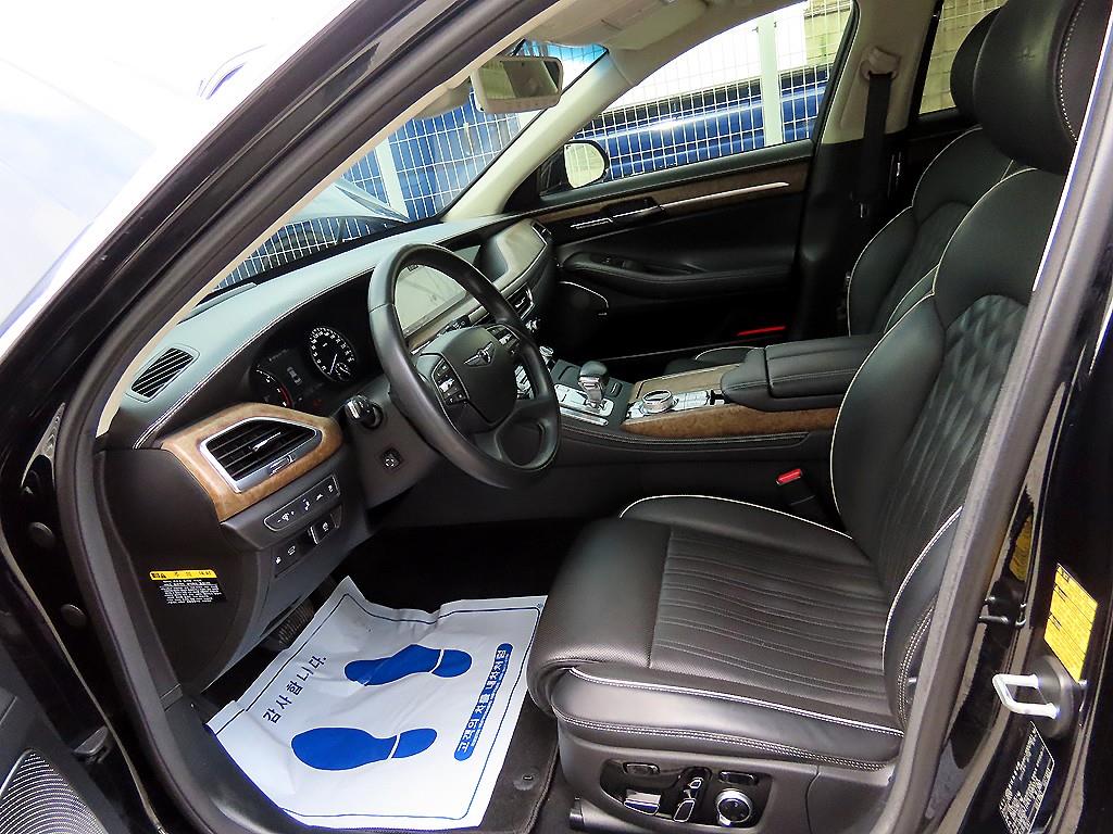 Genesis G90 - Vista 5