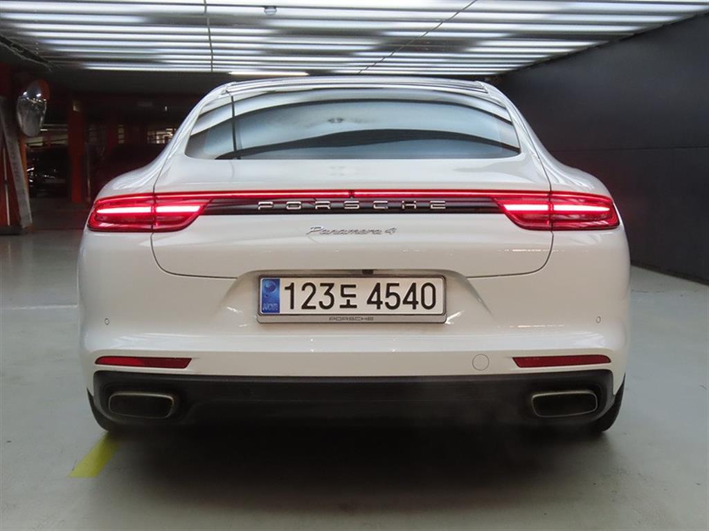 Porsche Panamera - Vista 3