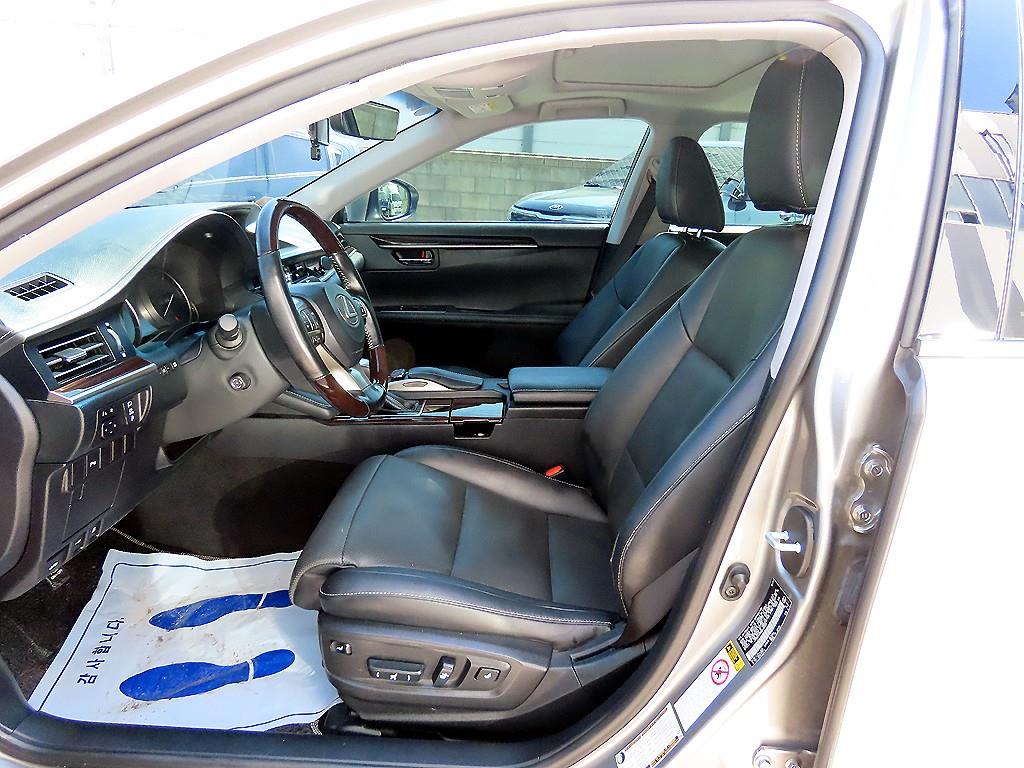 Lexus ES - Vista 5