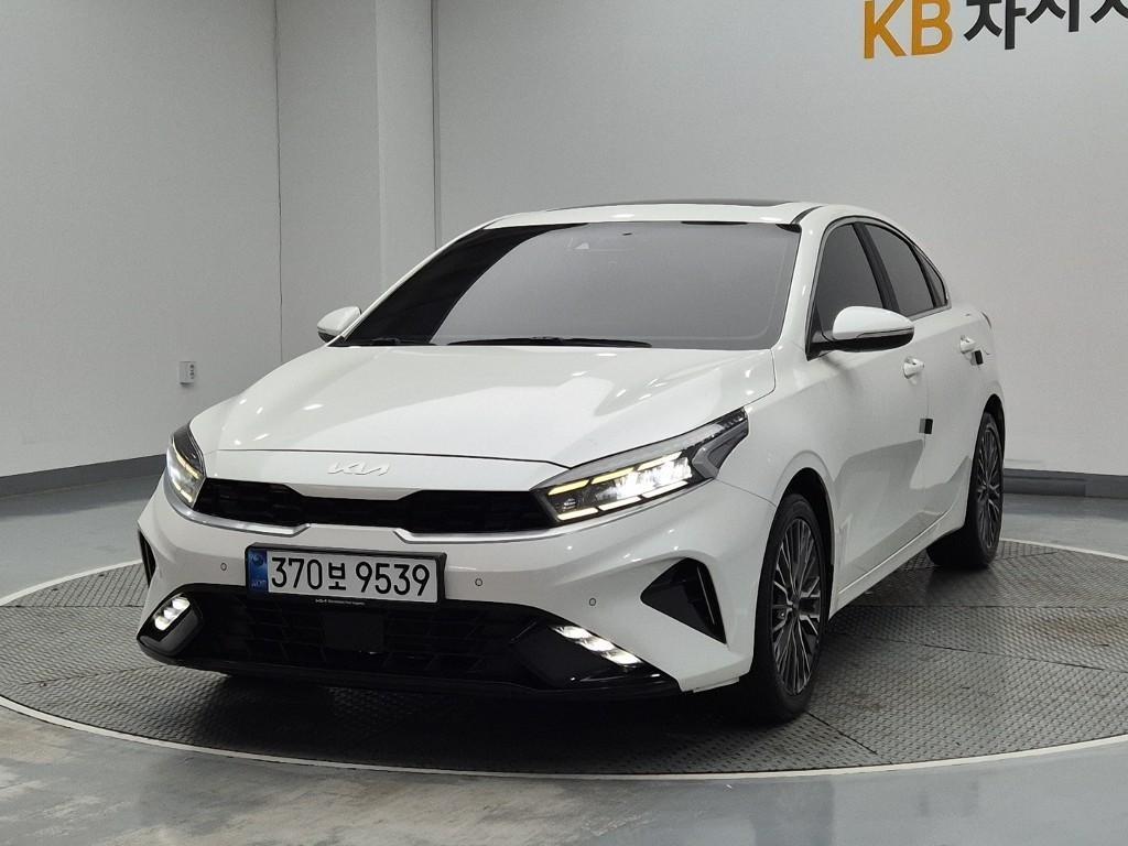 KIA K3 2022 Blanco - Importación desde Corea - HF Imports Iquique - Foto 1